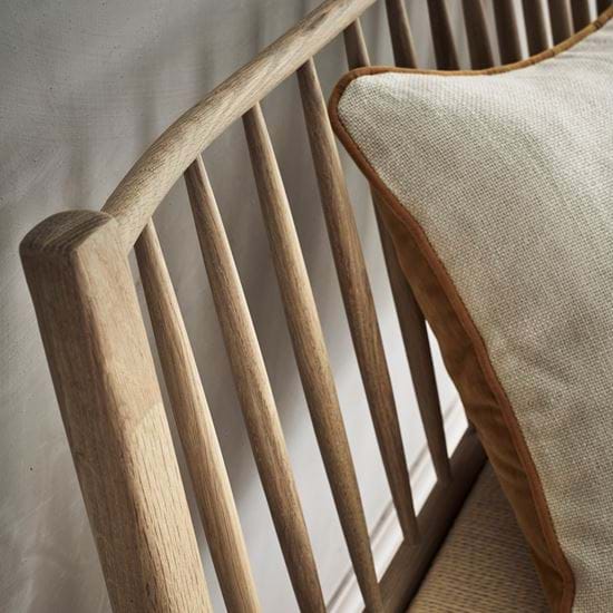 WYCOMBE_BENCH_DETAIL_004