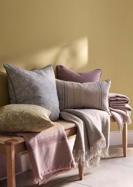 CUSHIONS_THROWS_SHOT03_0083_MASTER_P