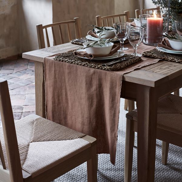 ANTONIA_LARGE_RUNNER_012