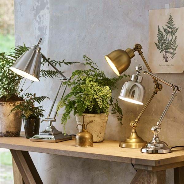 DESK_LAMPS_SS20_WEB_035a