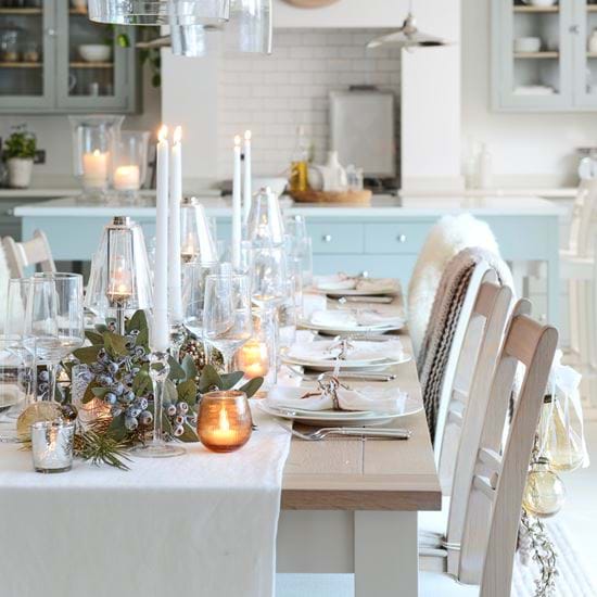Edgbaston Tables_Gold_Lit Candles