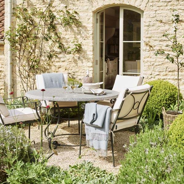 CHELTENHAM_ROUND_4_SEATER_L_024 2