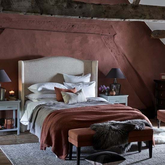 Attic bedroom Chestnut wall