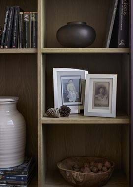 NEWTON_PICTURE_FRAME_DETAIL_003_retouched