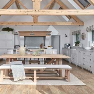 Collyey Kitchen_Vines Cross_Wide 1