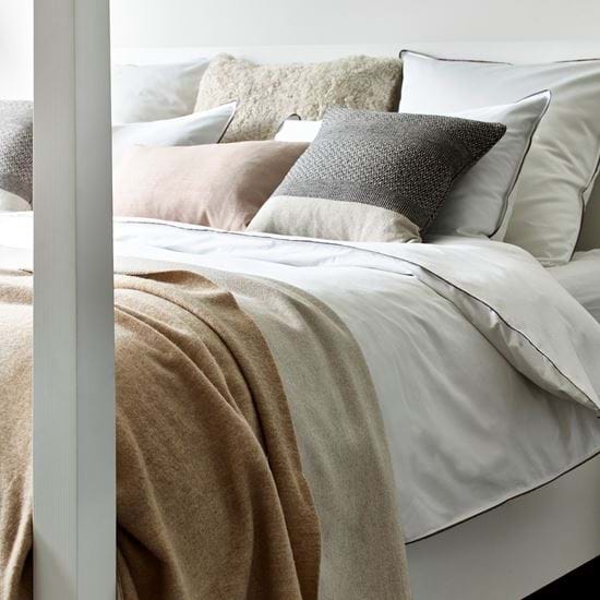 Bed linen with throw & cushions