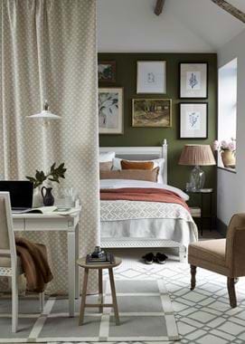 LARSSON_BEDROOM_WORK_SPACES_01_125923_PORTRAIT_WHITE_CHAIR