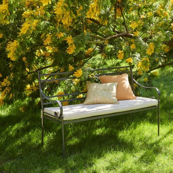 CHELTENHAM_BENCH_V1_LANDSCAPE_026.RT