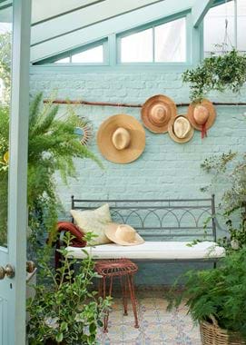 CHELTENHAM_BENCH_108