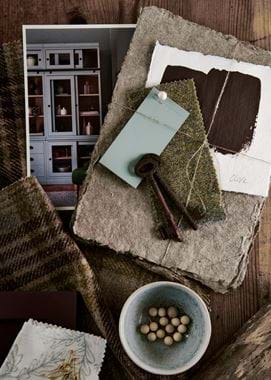 WAYS WITH CLOVE, MOSS